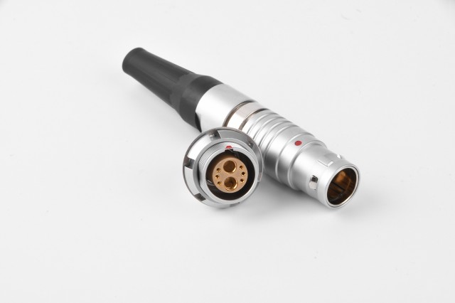 高壓航空插頭與普通航空插頭的區別